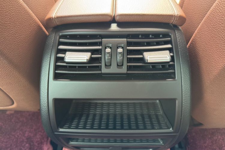 Used BMW 5 Series 2014 520Li Elegant Model
