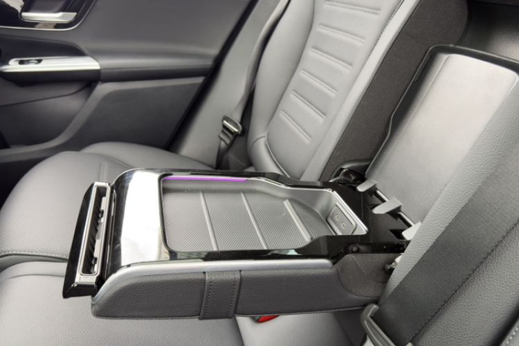 Used Mercedes-Benz GLC 2023 Facelift GLC 260 L 4MATIC Dynamic Version 5 Seats
