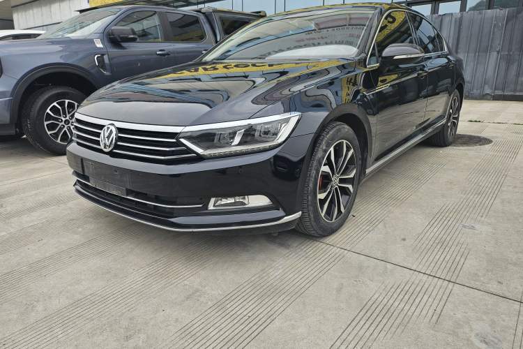 Used Volkswagen Magotan 2018 Facelift 330TSI DSG Luxury Model
