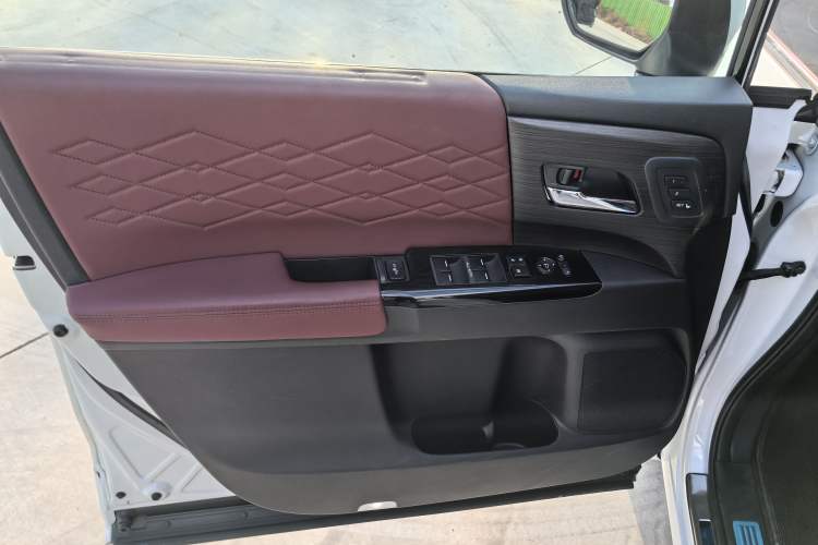 Used Honda Elysion 2022 2.0L eHEV Prestige Edition
