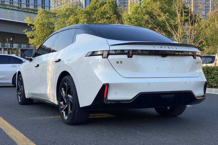 Used Lynk & Co 07 2024 EM-P 126 Long-Range Halo
