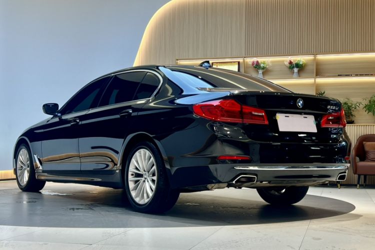 Used BMW 5 Series 2019 525Li Luxury Package
