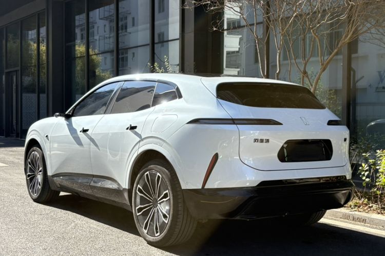 Used  07 2024 Ultra Range-Extended Four-Wheel Drive