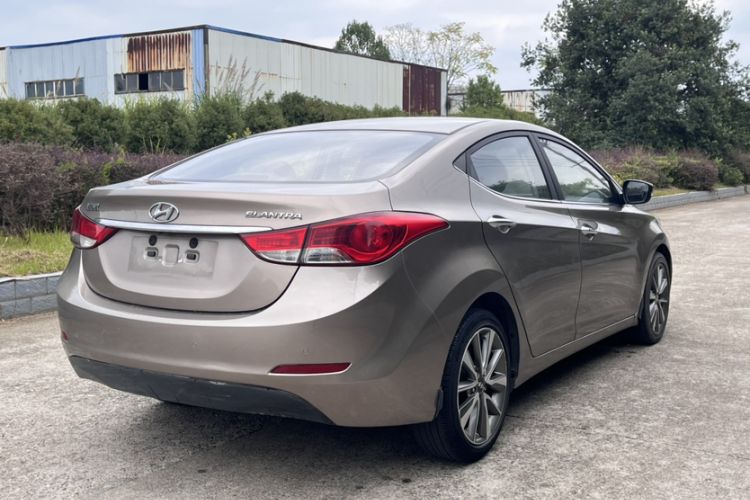 Used Hyundai Elantra 2015 1.6L Automatic Leading Model
