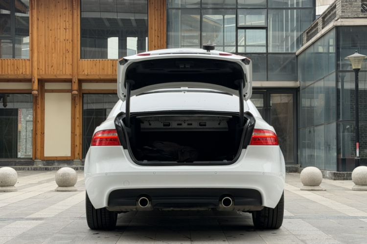 Used Jaguar XE 2018 2.0T 300 PS All-Wheel-Drive R-Sport Sport Edition