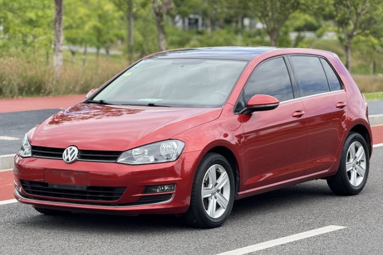 Used Volkswagen Golf 2016 230TSI Automatic Comfort Version
