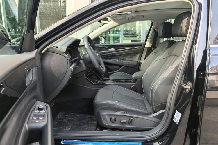 Used Volkswagen Passat 2024 380TSI Dragon Edition
