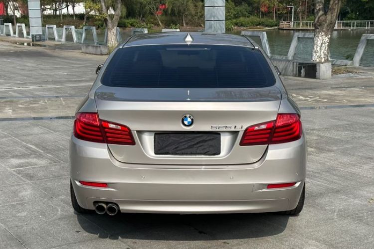 Used BMW 5 Series 2014 520i Elegant Edition
