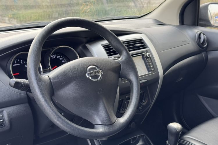 Used Nissan Livina 2013 1.6XE Manual Comfort Edition
