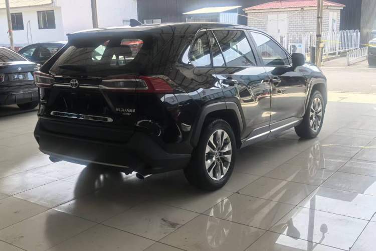 Used Toyota Wildlander 2022 2.0L CVT 4x4 Luxury PLUS Edition
