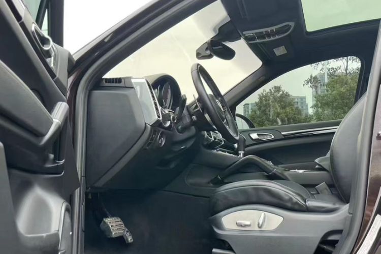 Used Porsche Cayenne 2016 Cayenne Platinum Edition 3.0T
