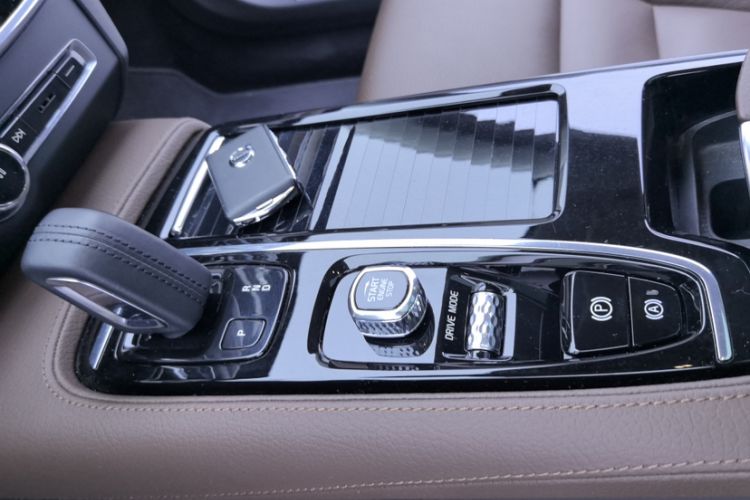 Used Volvo S90 New Energy 2020 T8 e-Drive Hybrid – Zhiyi Luxury Edition
