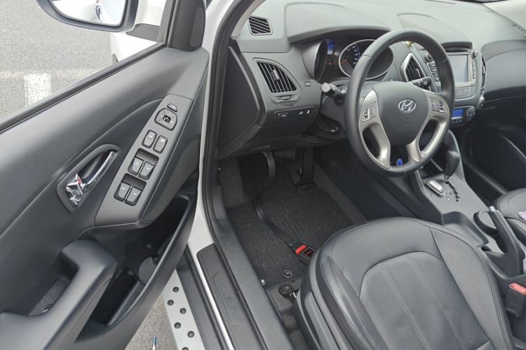 Used Hyundai ix35 2015 2.0L Automatic 2WD Smart Version China V Standard
