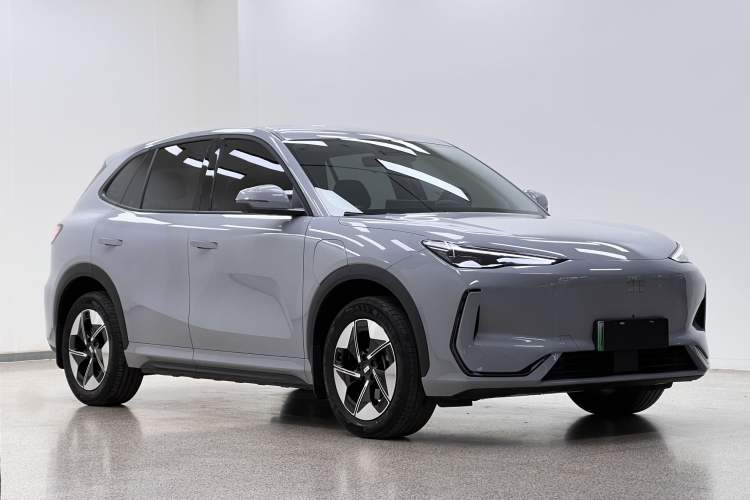 Used  E5 2024 440km Launch Edition
