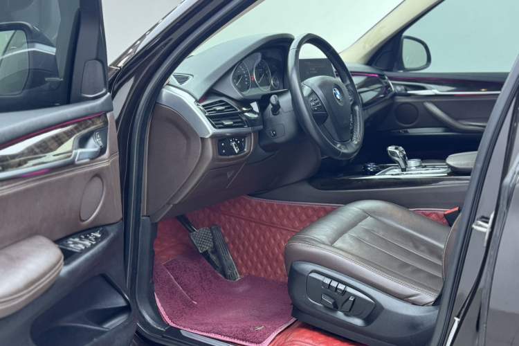 Used BMW X5 2015 xDrive28i
