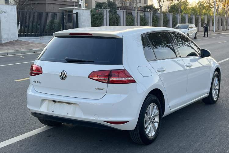 Used Volkswagen Golf 2016 1.6L Automatic Fashion Model
