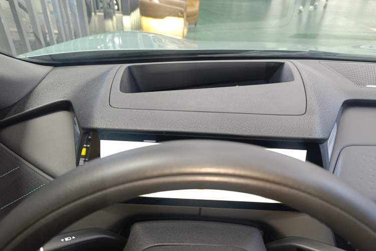 Used  SL03 2023 200Max Range-Extended Version
