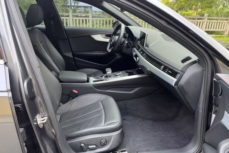 Used Audi A4L 2019 40 TFSI Fashion Edition China VI Emission Standard
