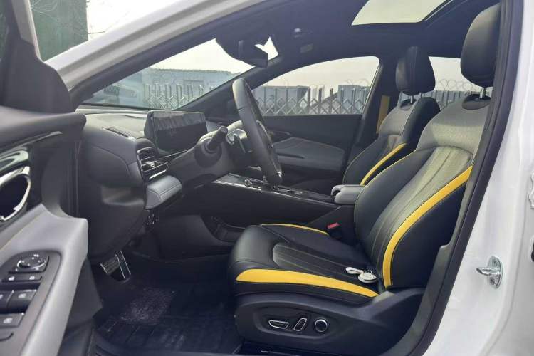 Used GAC Trumpchi EMPOW 2023 270T DCT J16 Version
