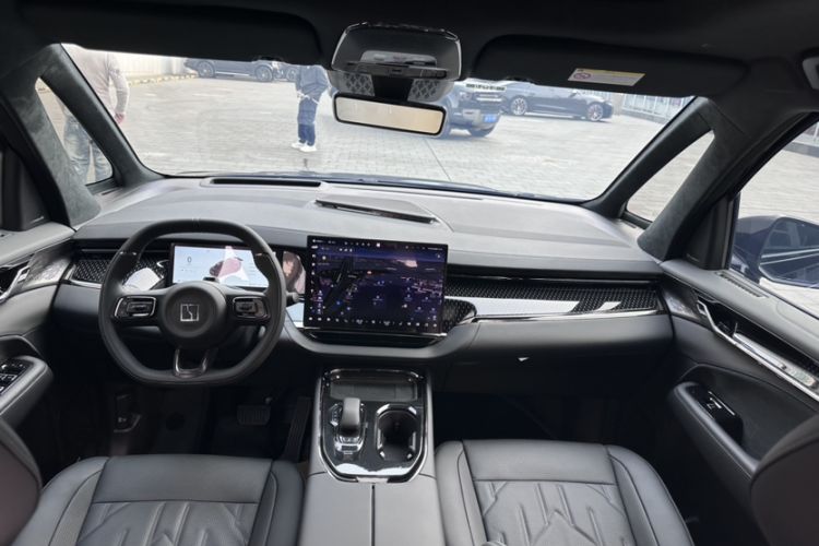 Used Zeekr 009 2024 7-Seater Walk-Through Version Four-Wheel Drive 108 kWh