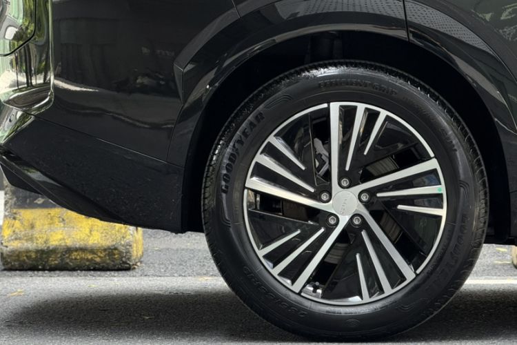 Used Lynk & Co 08 EM-P 2023 120km Long-Range Halo
