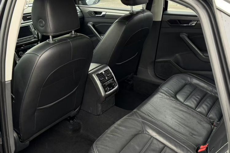 Used Volkswagen Passat 2017 330TSI DSG Luxury Edition
