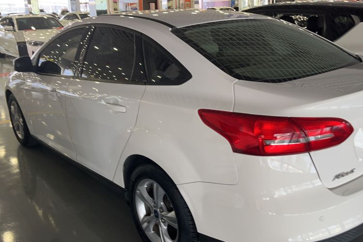 Used Ford Focus 2015 Sedan 1.6L Automatic Comfort Model
