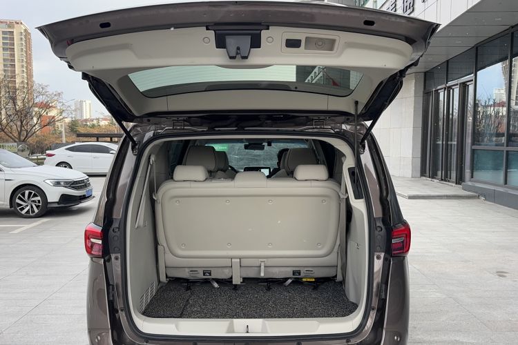 Used Buick GL8 2021 Land Cruiser Executive 652T Premium Model
