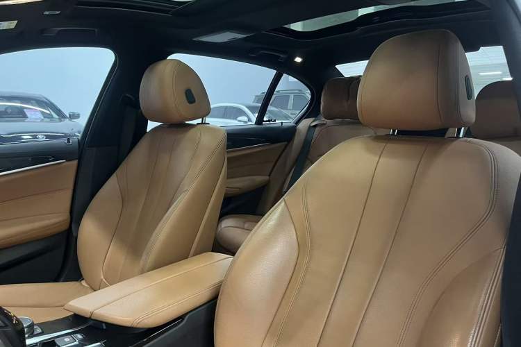 Used BMW 5 Series 2018 Restyled 530Li Leading Edition M Sport Package
