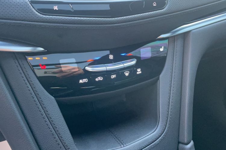 Used Cadillac XT6 2022 2.0T Six-Seater Four-Wheel-Drive Luxury Version