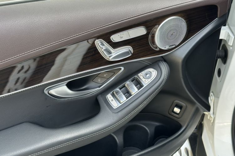 Used Mercedes-Benz GLC 2017 GLC 260 4MATIC Luxury Model
