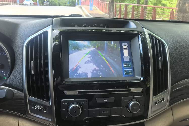 Used Haval H9 2015 2.0T Four-Wheel Drive Ultra-Luxury 7-Seater
