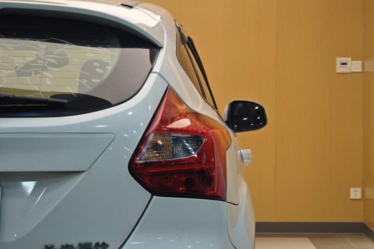 Used Ford Focus 2015 Hatchback 1.6L Automatic Fashion Edition