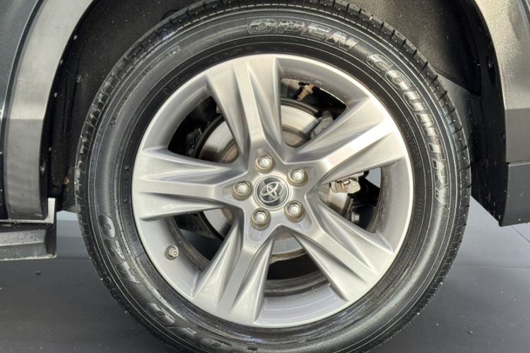 Used Toyota Highlander 2018 2.0T Four-Wheel Drive Luxury Edition 7 Seats China V Emission Standard
