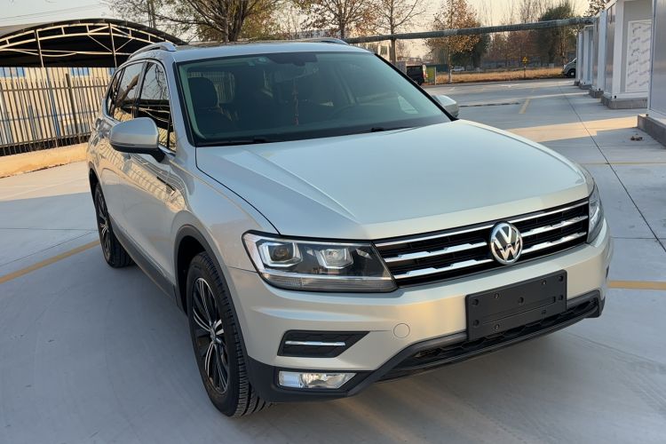 Used Volkswagen Tiguan L 2019 330TSI Automatic Two-Wheel Drive Panoramic Comfort Edition China VI Standard
