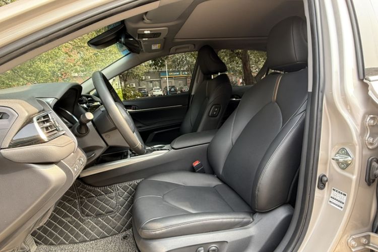 Used Toyota Camry 2019 Dual-Engine 2.5 HG Luxury Edition China VI Standard