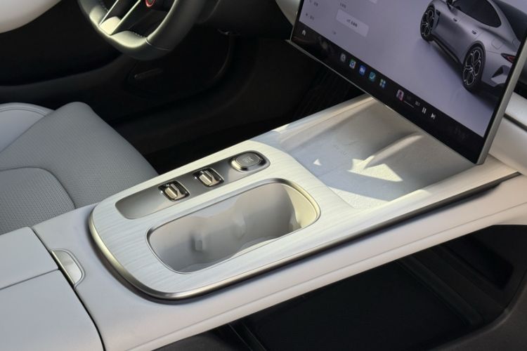 Used  SU7 2024 Rear-Drive Standard Founder Edition
