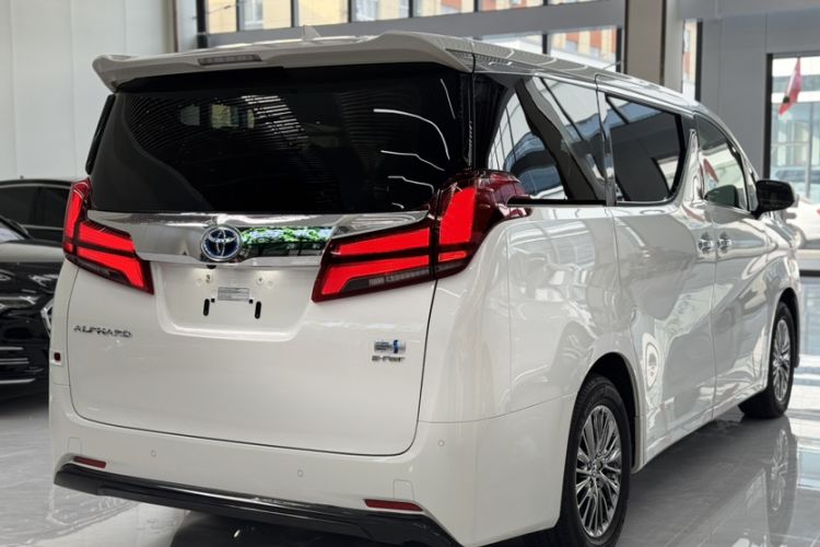 Used Toyota Alphard 2021 Dual-Engine 2.5L Luxury Edition
