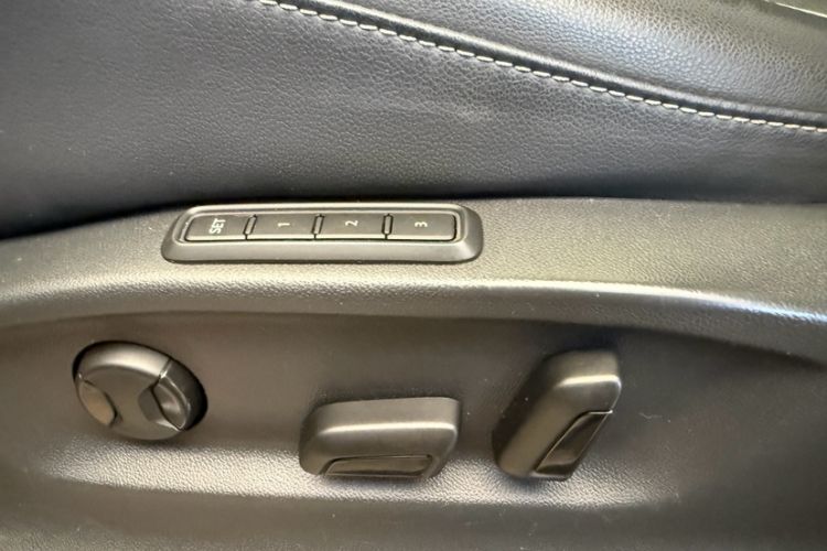 Used Volkswagen Tiguan L 2017 380TSI Automatic All-Wheel Drive Supreme Flagship Edition
