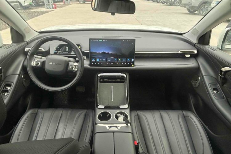 Used AION V 2024 Aion Tyrannosaurus 650 Smart Premium Edition
