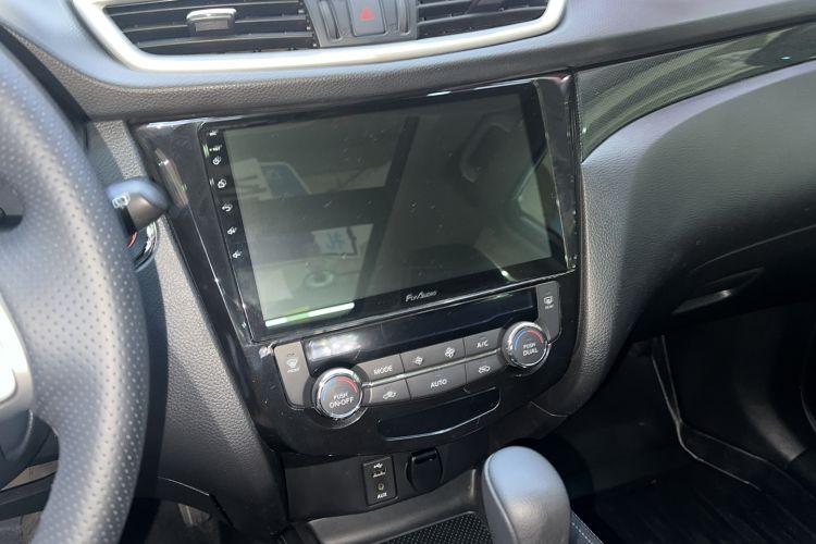 Used Nissan X-Trail 2014 2.5L CVT Luxury Edition 4WD
