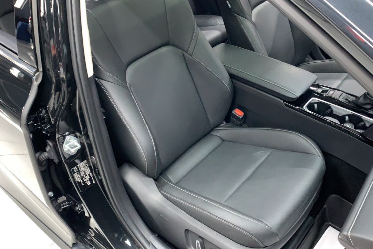 Used Toyota Camry 2024 Dual-Motor 2.0 HGVP Luxury Edition
