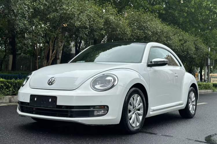 Used Volkswagen Beetle 2015 180TSI model
