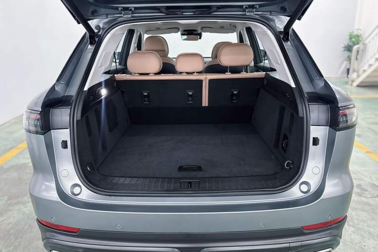 Used Chery Tiggo 8 L 2024 2.0T Two-Wheel Drive Prestige Version 5 Seats
