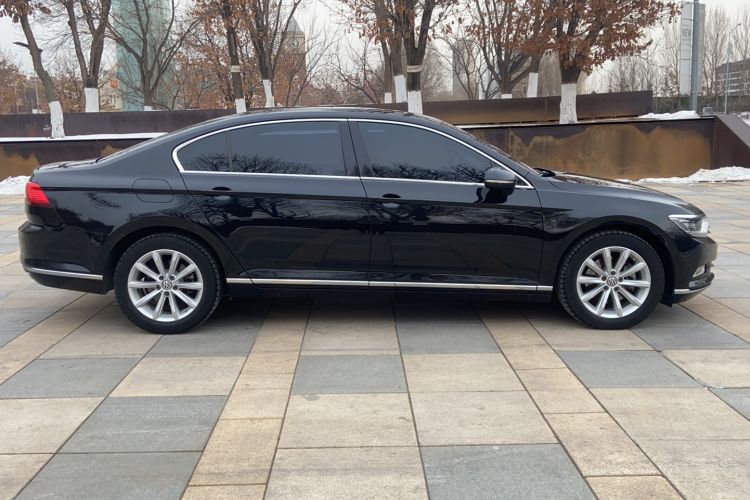 Used Volkswagen Magotan 2017 330TSI DSG Leading Model
