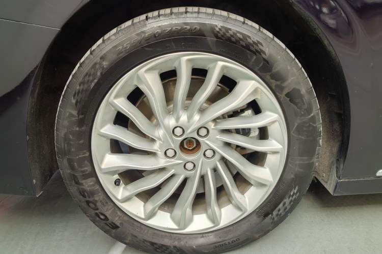 Used VOYAH Dream 2024 PHEV Extended-Range Premium Edition