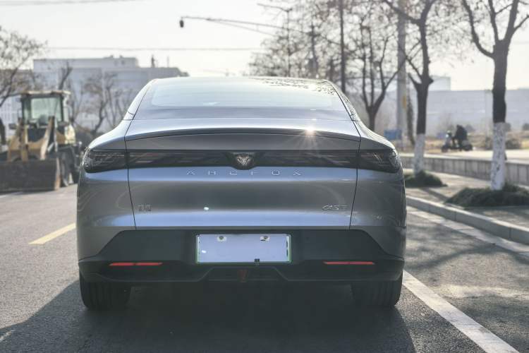 Used ARCFOX Alpha S5 