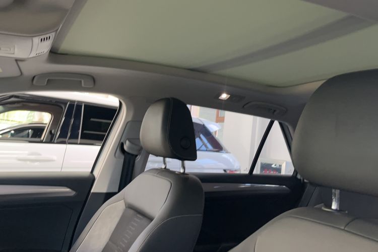 Used Volkswagen T-ROC 2022 280TSI DSG Two-Wheel Drive Elite PLUS
