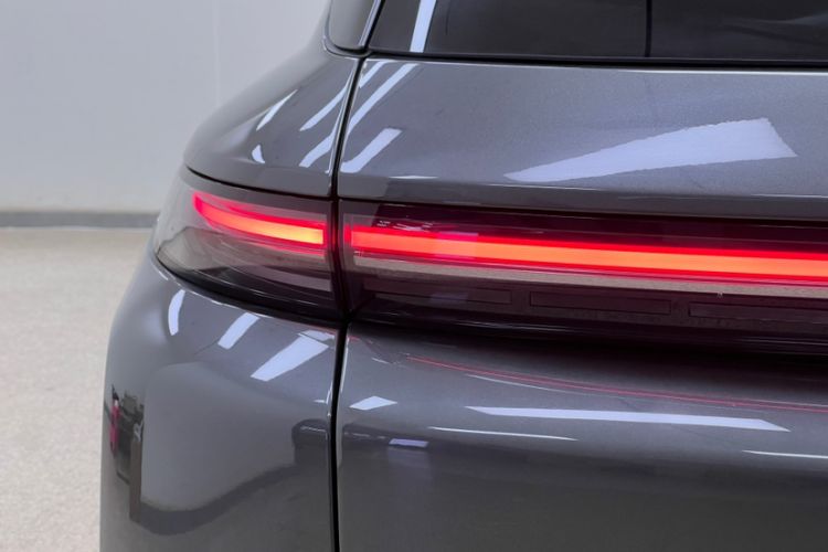 Used Li Auto L8 2023 Pro Model
