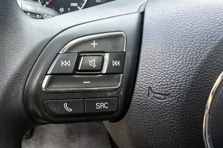 Used MG 5 2021 180 DVVT Manual Youth Luxury Edition
